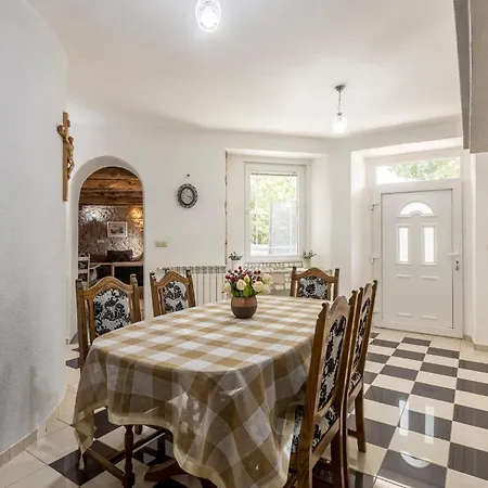 Beautiful In Vinjani Donji With Wifi Holiday home Bilopavlovici